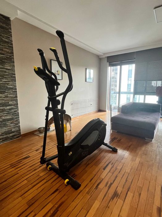 DOMYOS
Bicicleta Elíptica EL520B Autoalimentada e Conectada Kinomap