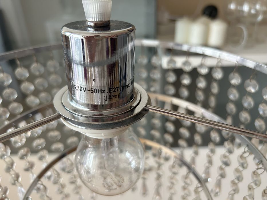 Lampa sufitowa ze szklanymi kryształkami