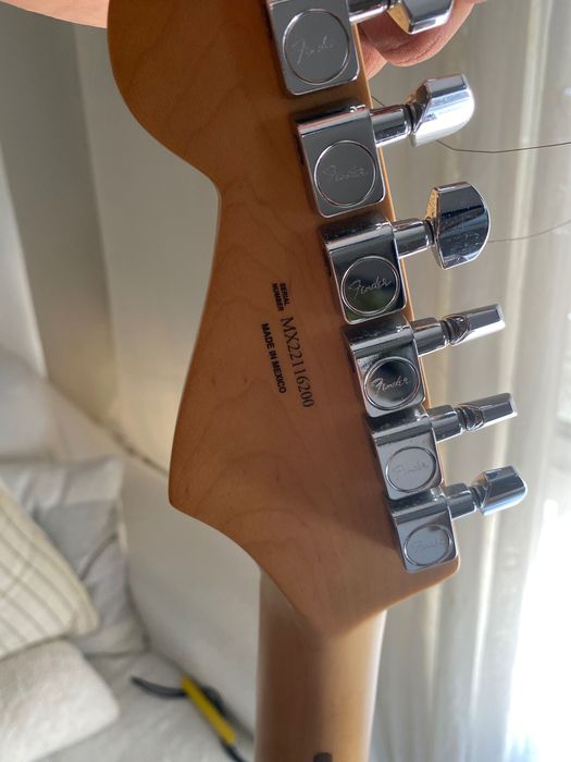 Guitarra fender strato