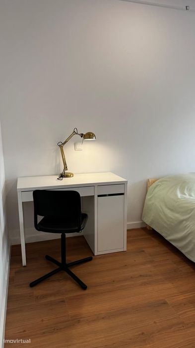 Quarto - localizado em Alvalade Lisbon