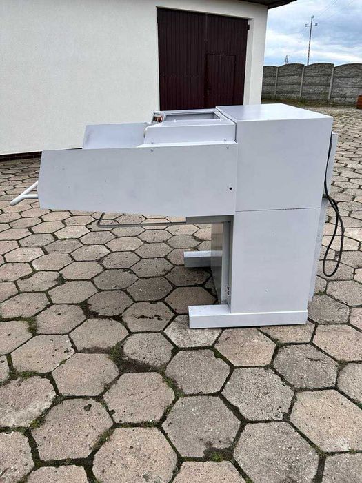 Niszczarka przemysłowa do papieru, dokumentów, teczek, kartonu itp.