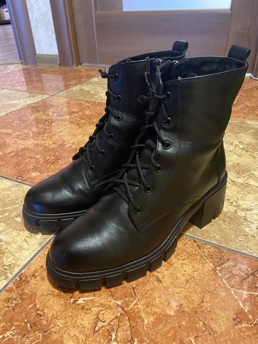 Ботильйони шкіряні на шнуровці