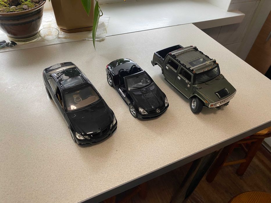 Машинки (модели) 1:18 под реставрацию