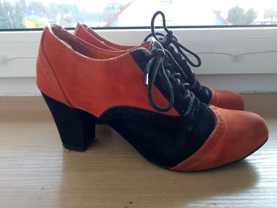 Vintage buty na obcasie.