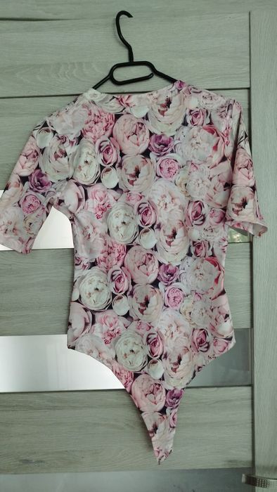 Dopasowanie kwieciste body Calben