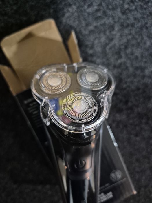 Máquina de barbear elétrica