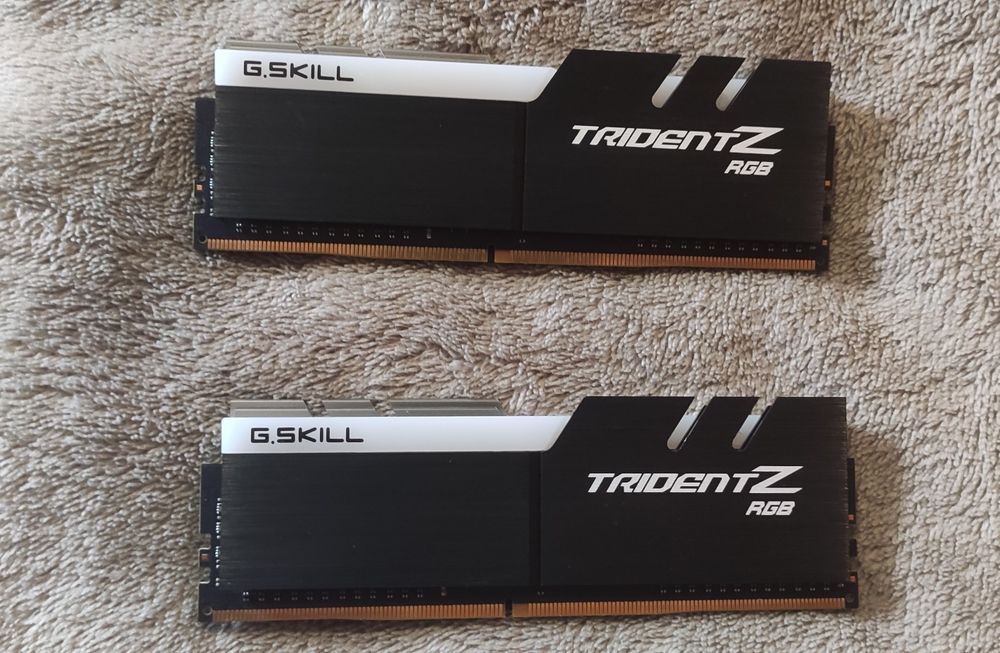 GSkill Trident Z  8GB×2 新品未使用 ddr4 2x8 gskill trident z - купить комплектующие для ПК - Цена на