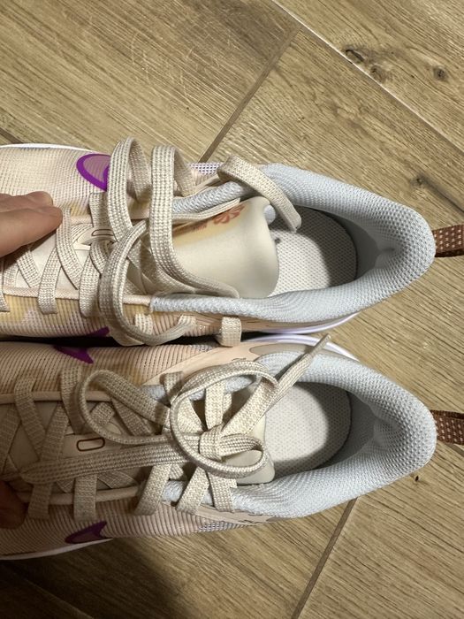 Кросівки nike жіночі