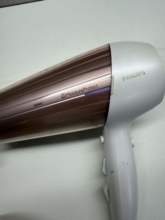 Фен Philips MoistureProtect HP8281/00