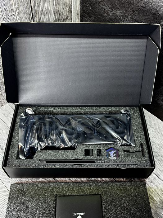 GIGABYTE AORUS Radeon RX 9070 XT Elite 16G 1 шт. NEW!