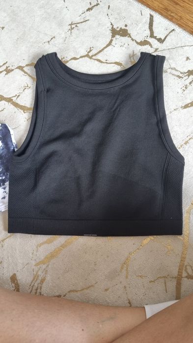 Bluzki fitness rozmiar S  2szt 6zł