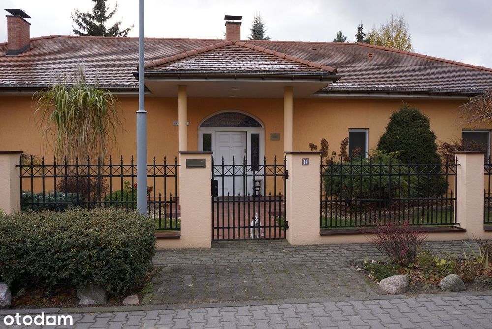 Dom parterowy w Suchym Lesie ul. Jana i Stefana Rewersów