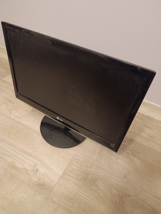 Продам монітор LG IPS 226V LED