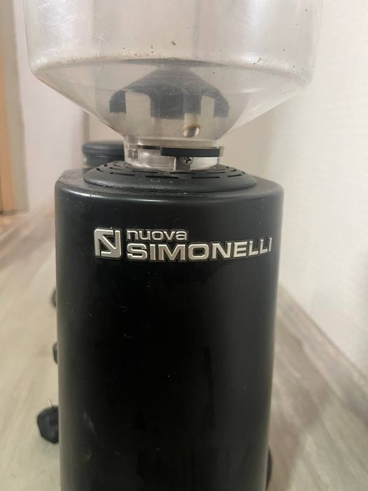 Кофемолка Simonelli