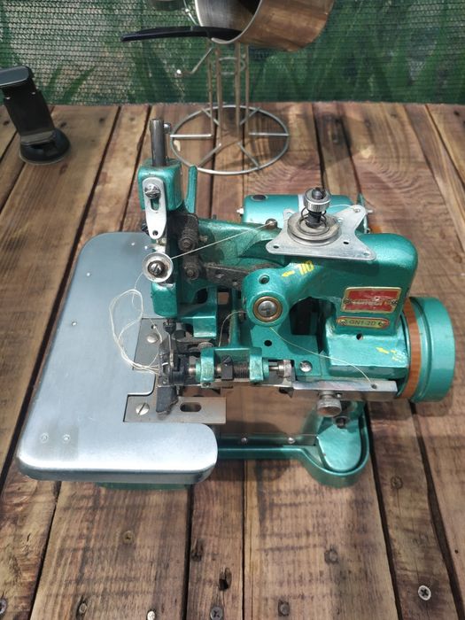 Продам оверлок GN1-2D