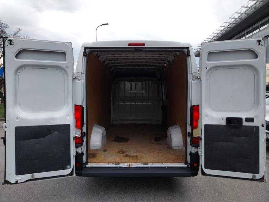 Wynajem busów, Wypożyczalnia busów