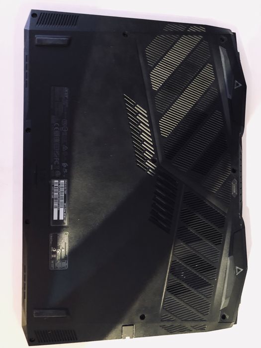 Acer Predator Helios 300 – USZKODZONY – GTX 1660 Ti / Intel Core i7 9. gen