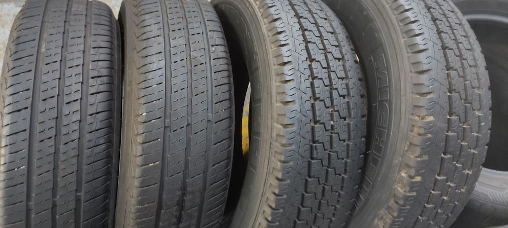 Pneus 215/75/16 semi novos