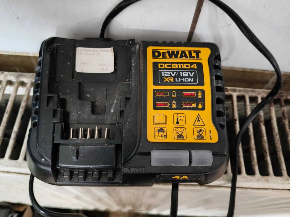 DeWalt ładowarka dcb1104