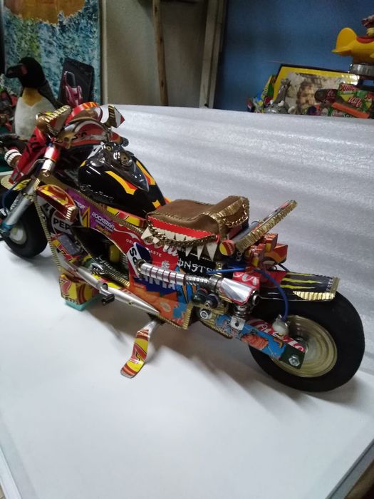 Arte reciclável - carros, motos, carrocel... Etc...