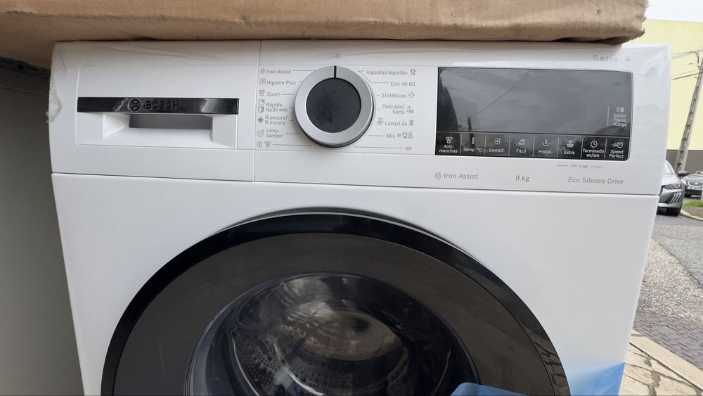 Máquina de Lavar Roupa BOSCH Serie 6 WGG244Z0ES (9 Kg - 1400 rpm