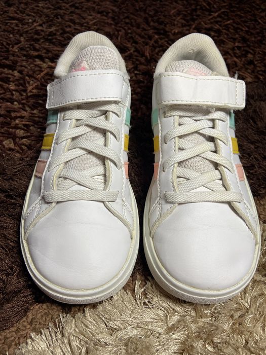 Кеди Adidas 30 розмір, на дівчинку