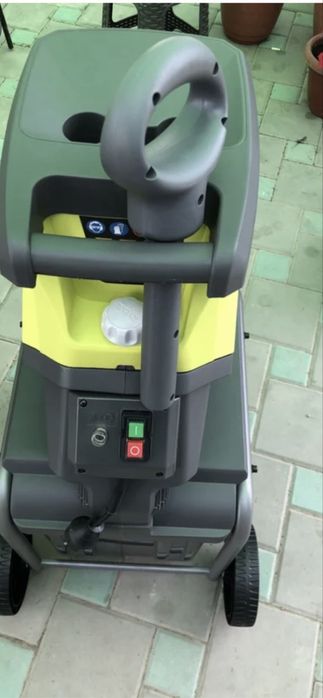 Электрический садовый измельчитель Ryobi RSH 2545 B
