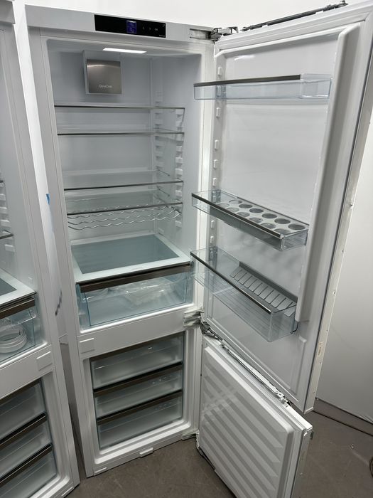 2024р/Вбудований холодильник Miele KFN7734!
