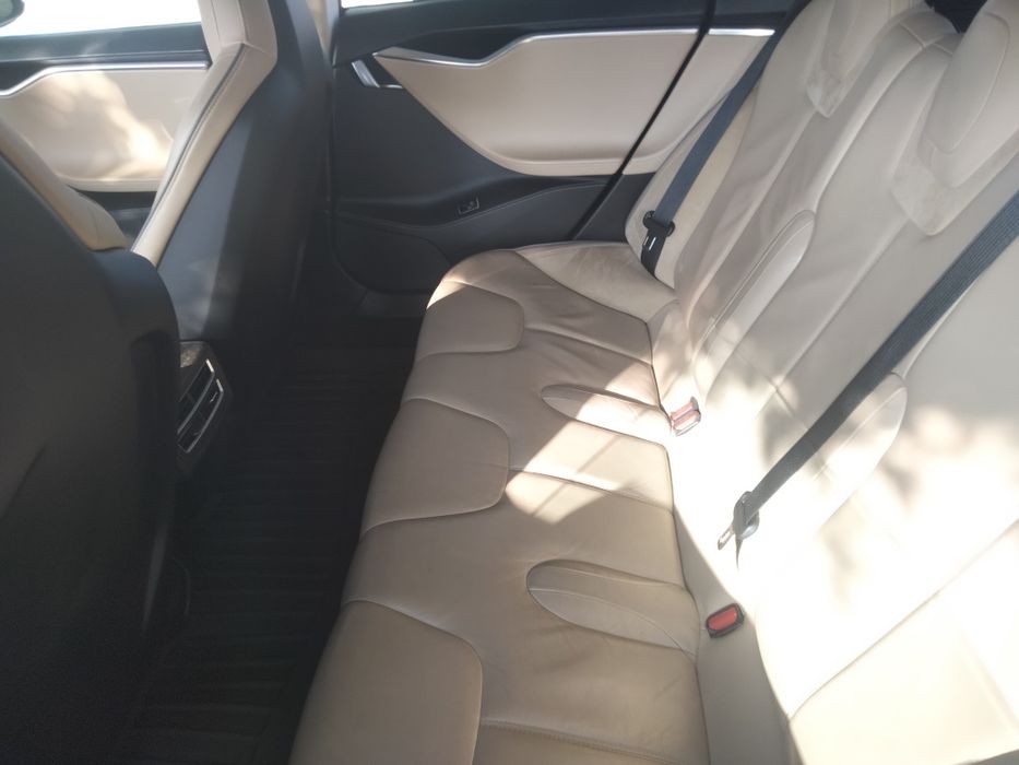 Tesla Model S — fotografia 4