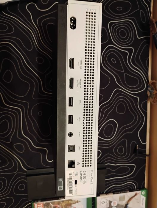 Xbox one s prawie nie używany