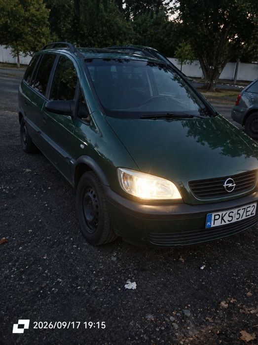 Опель Zafira a на бойовому ходу