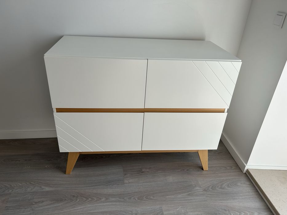 Cama com colchão e comoda Trama