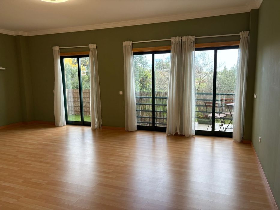 Apartamento T2 no 1°andar com elevador