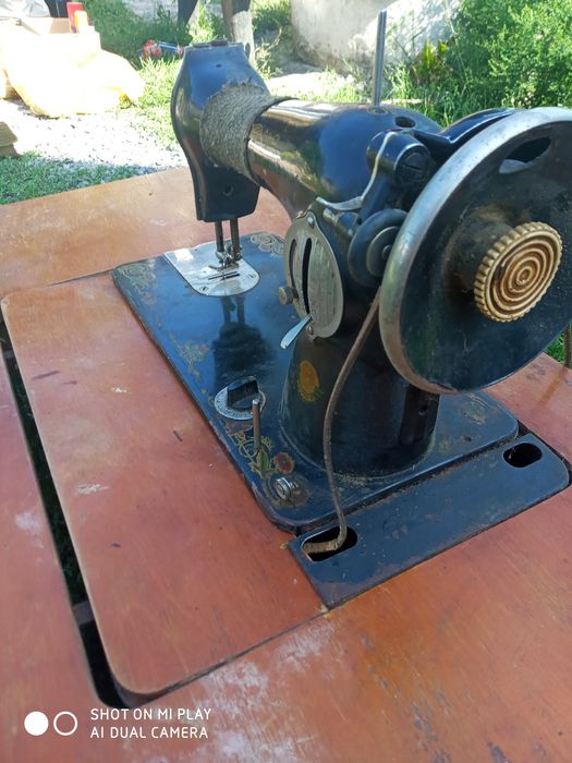 Швейная машинка  ретро