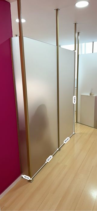 Divisorias de vidro com estrutura metalica