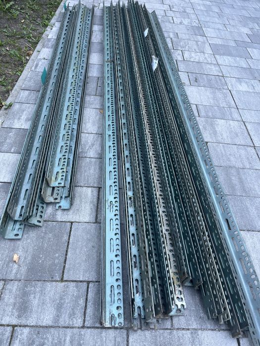 Pancerny profil regałowy / kątownik perforowany 4mm + 4 ŚRUBY 8.8