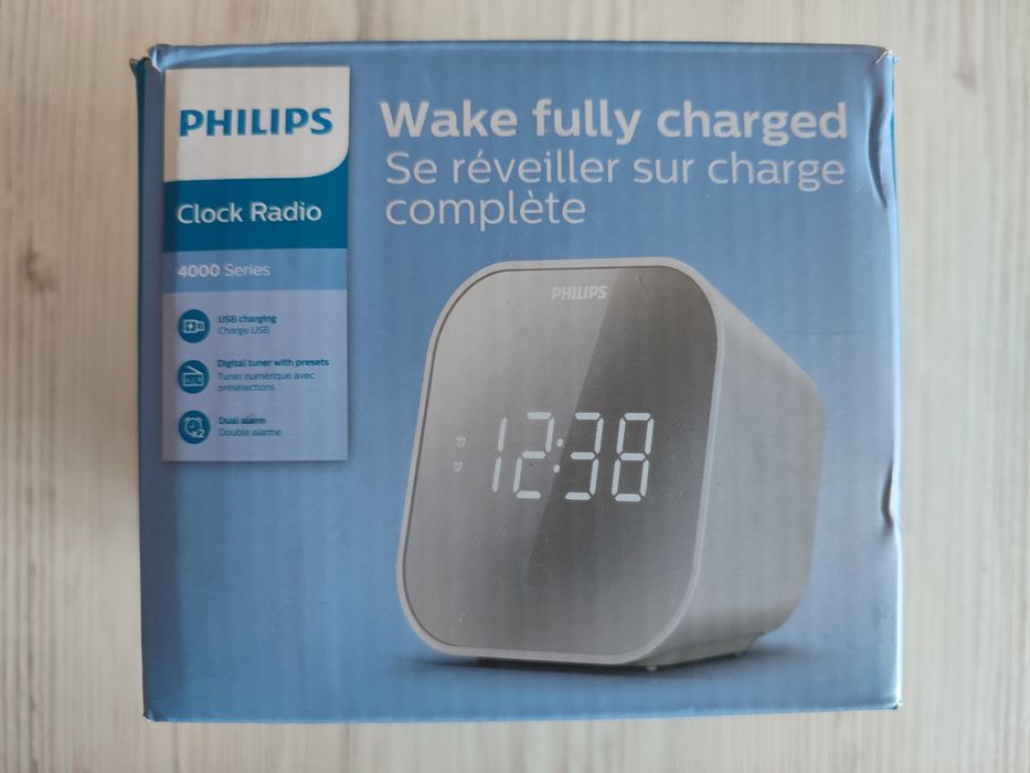 Philips TAR4406 Радіобудильник з дзеркальним LED-дисплеєм, FM-радіо, подвійним будильником та функцією Snooze