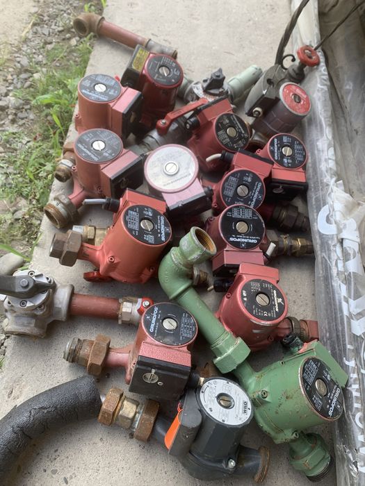 Циркуляційні насоси Grundfos в хорошому стані  , водяні насоси