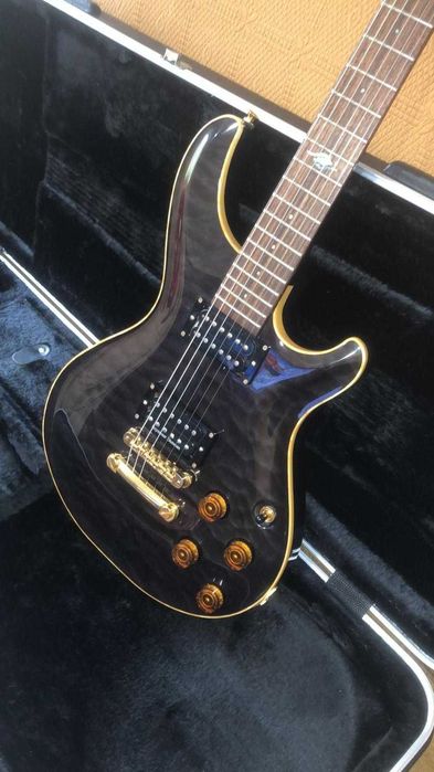 Guitarra Dean Hardtail Made in Japan com hardcase