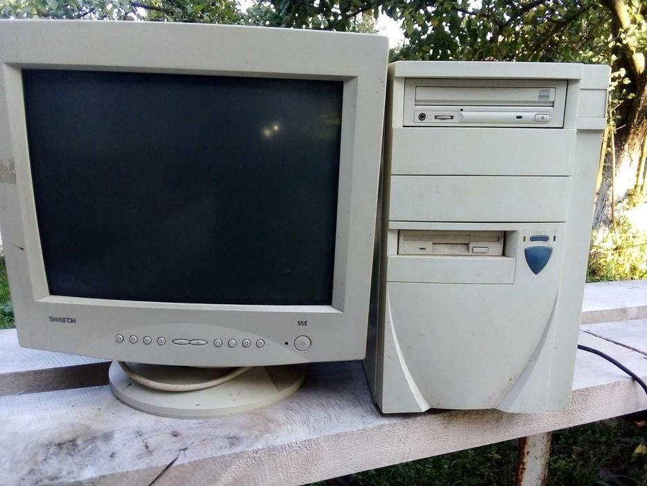 Монітор samsung samtron 55e з персональним компютером