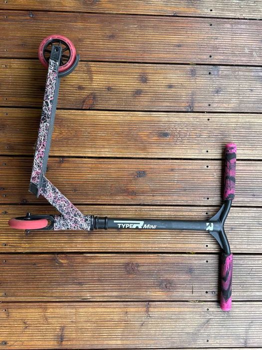Root Type R hulajnoga wyczynowa | Black Pink Splatter