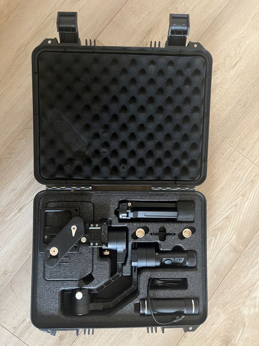 Продаю  стедікам Zhiyun Crane Plus