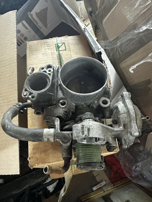 Дросельна заслінка Mitsubishi Galant 2.5 V6 24V 1996-2003 рік