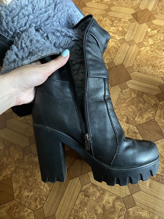 Продам зимние сапоги