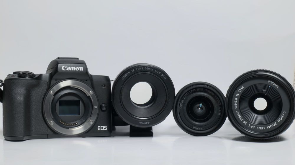 Canon EOS M50 + об’єктив 15–45mm