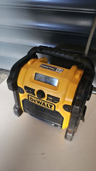 Głośnik budowlany Dewalt,FM,AUX. DAB +,Bluetooth