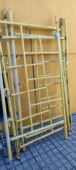 Vendo andaimes de construção — 3 módulos