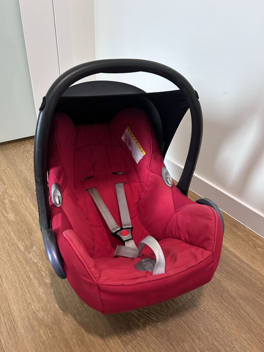 Fotelik MaxiCosi dla noworotka/niemowlaka - kolor czerwony