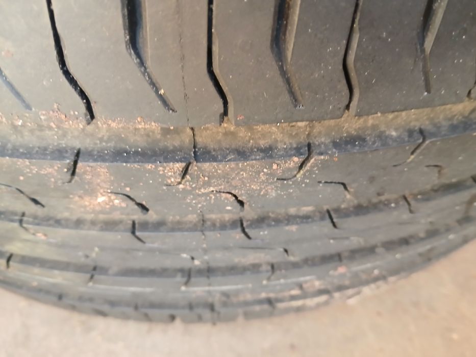 Opony Continental  225/46 R18