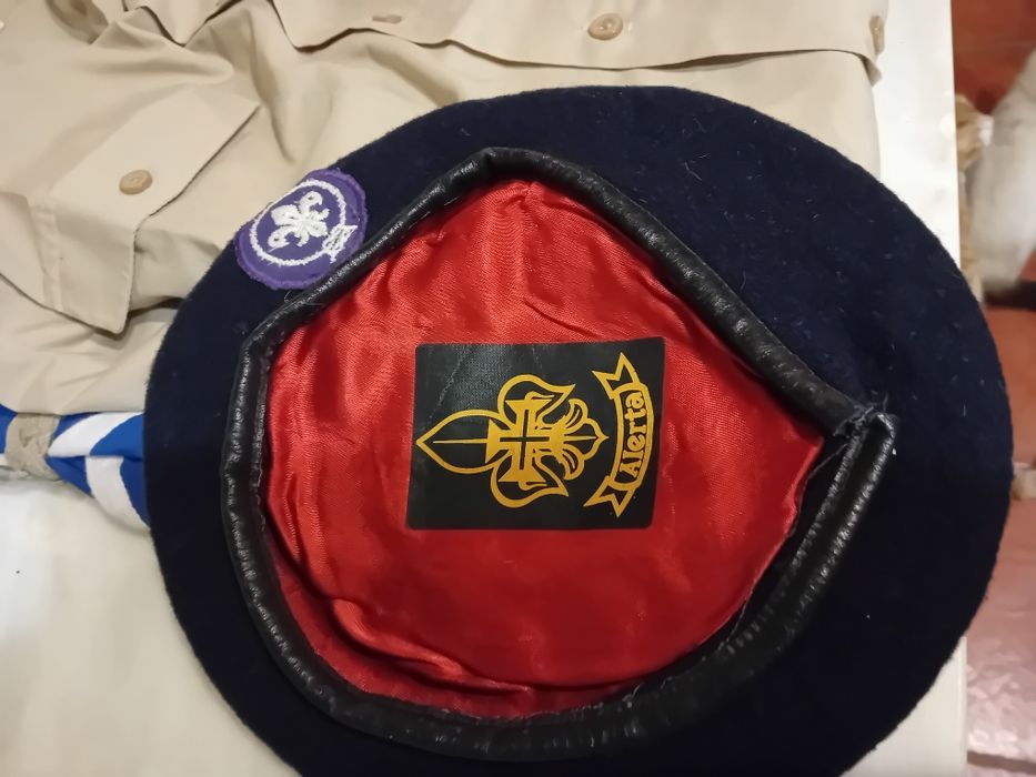 Conjunto de Camisas/Boinas de Escuteiro Criança